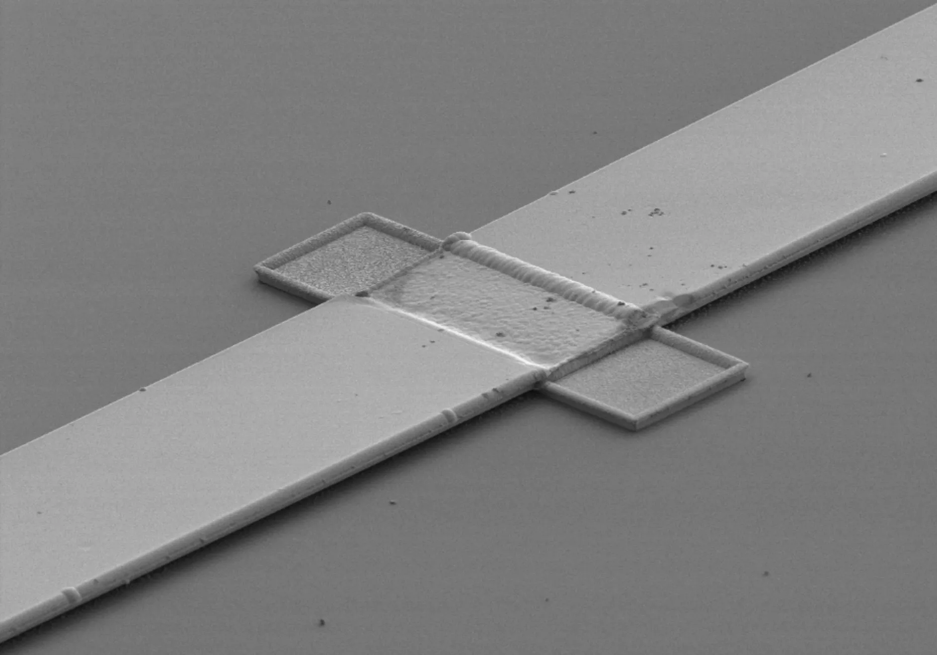 MEMS cleanroom and microfabrication lab